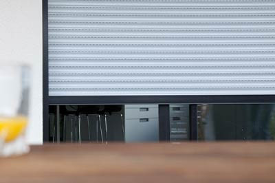 volet roulant gris clair aluminium